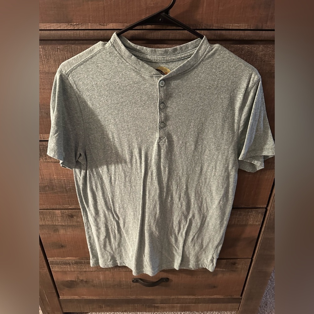 Green t-shirt with buttons